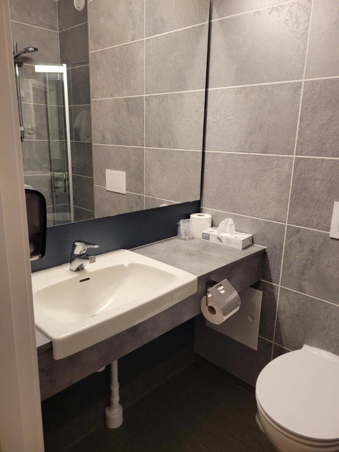 Dombas Hotel Luaran gambar