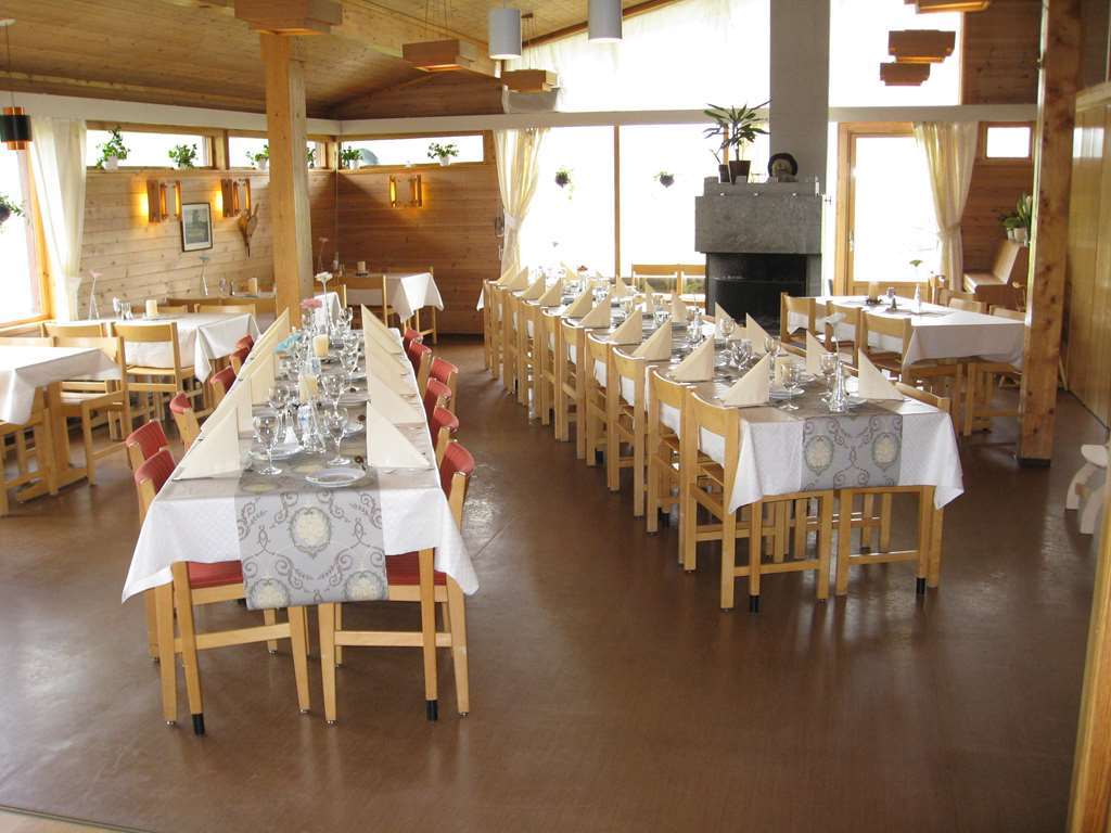 Dombas Hotel Restoran gambar