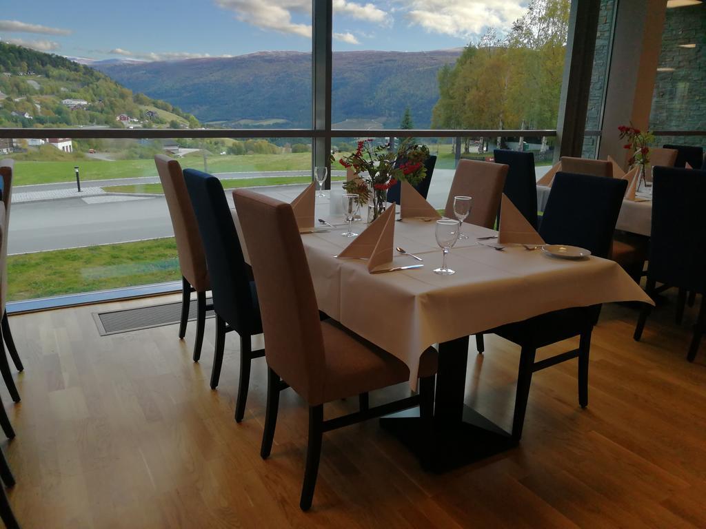 Dombas Hotel Luaran gambar