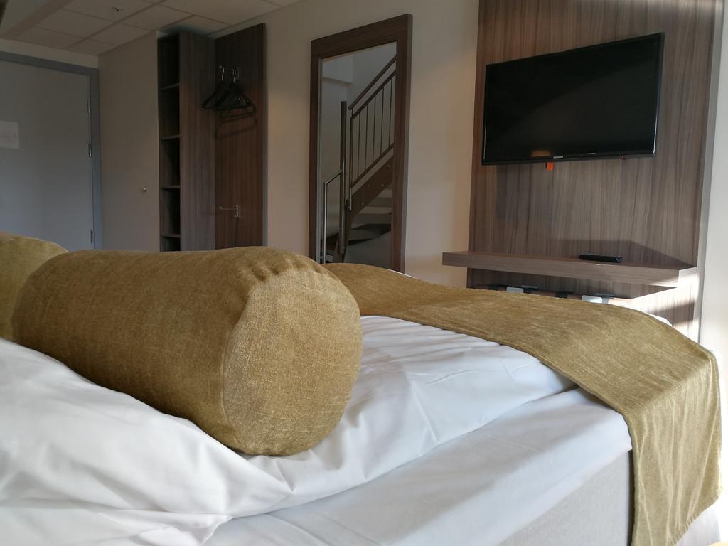 Dombas Hotel Luaran gambar