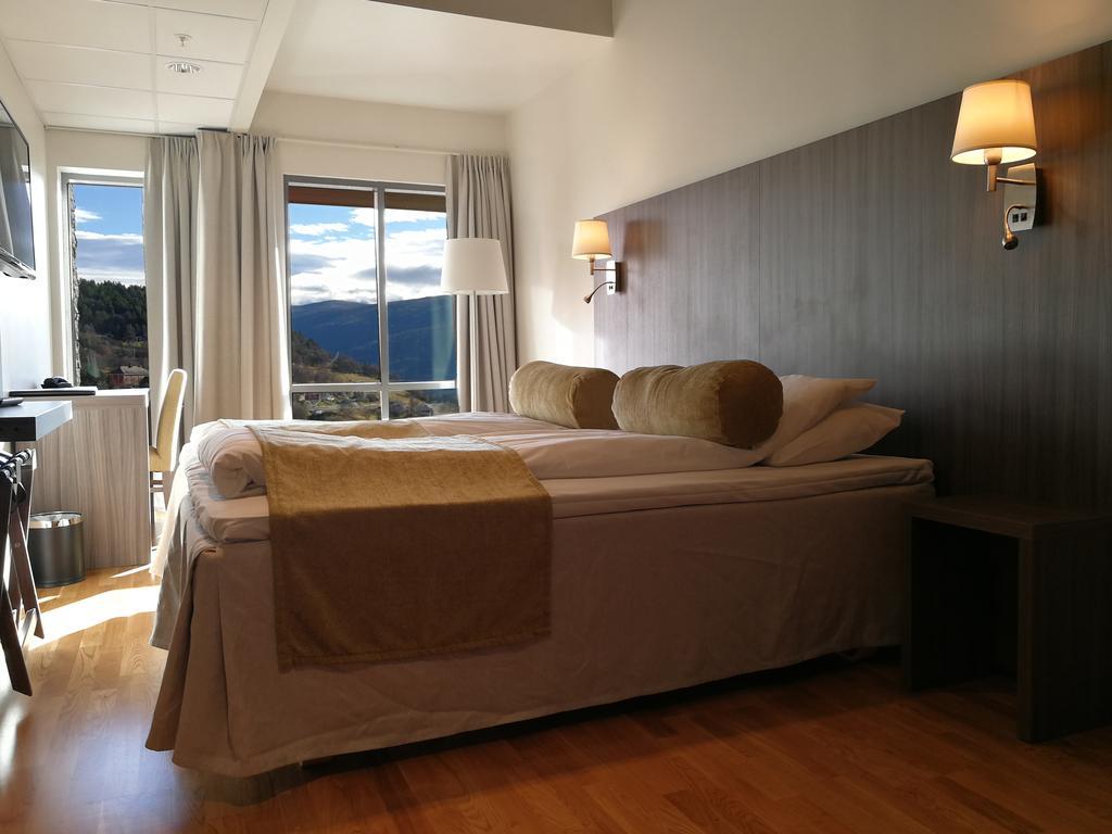 Dombas Hotel Luaran gambar