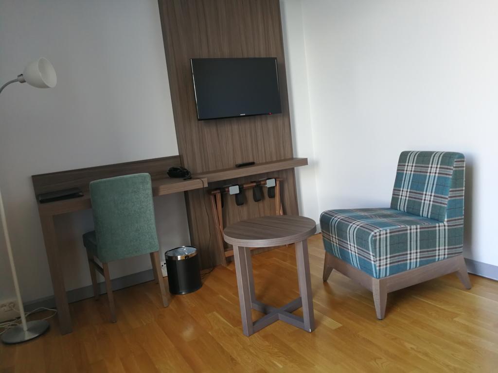 Dombas Hotel Luaran gambar