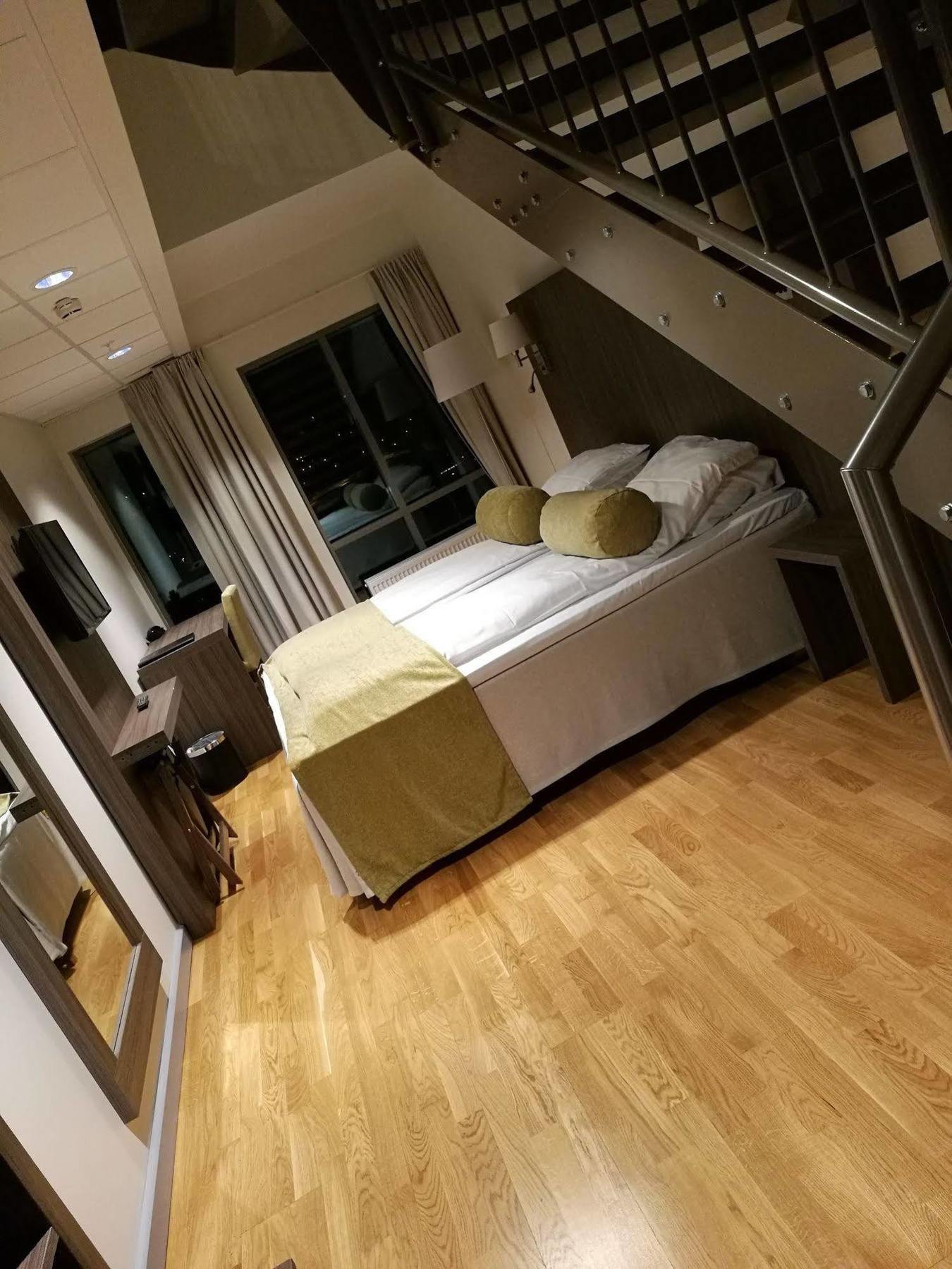 Dombas Hotel Luaran gambar